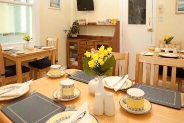 Hotelli The Meltham Guesthouse Scarborough