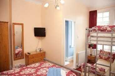 Hotelli The Meltham Guesthouse Scarborough