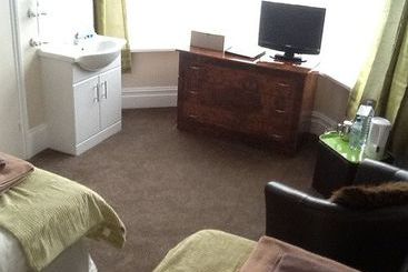 هتل Trevali Guest House