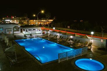 Kaos Hotel Apartments