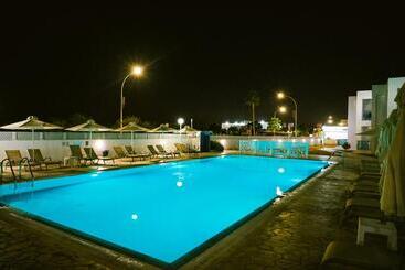 Kaos Hotel Apartments