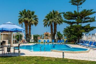 Manolis Apartments