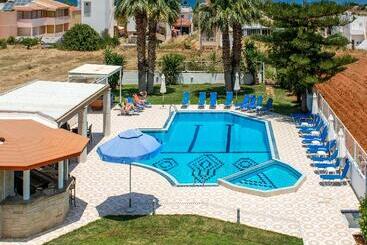 Manolis Apartments
