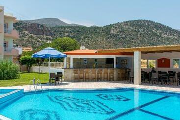 Manolis Apartments