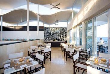 استراحتگاه Blue Diamond Luxury Boutique - All Inclusive Adults Only
