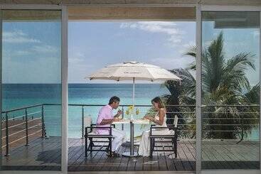 استراحتگاه Blue Diamond Luxury Boutique - All Inclusive Adults Only