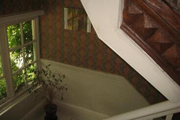 Rothmans B&b