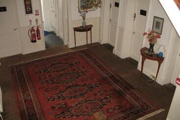 Rothmans B&b