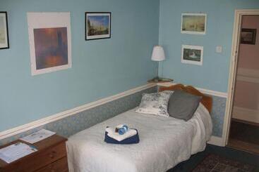 Rothmans B&b
