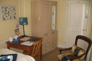 Rothmans B&b