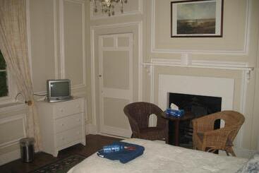 Rothmans B&b