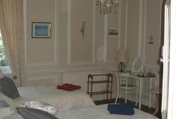 Rothmans B&b