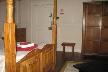 Rothmans B&b