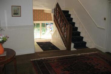 Rothmans B&b