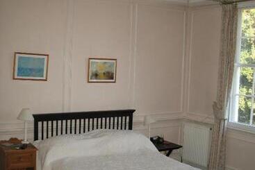 Rothmans B&b