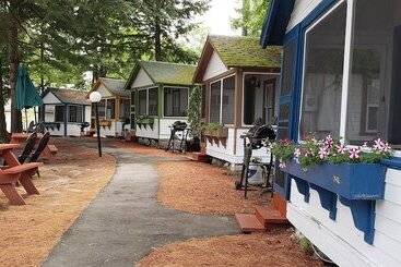Weirs Beach Motel & Cottages