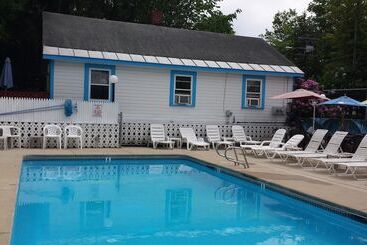 Weirs Beach Motel & Cottages
