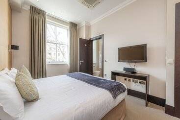 130 Queen S Gate Apartments