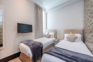 130 Queen S Gate Apartments