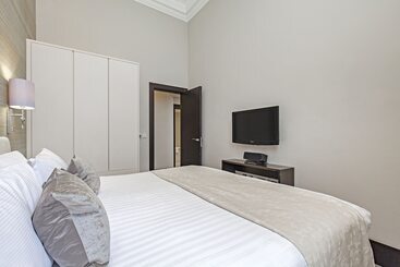 130 Queen S Gate Apartments