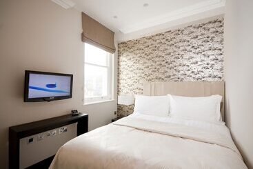 130 Queen S Gate Apartments