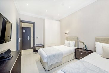 130 Queen S Gate Apartments