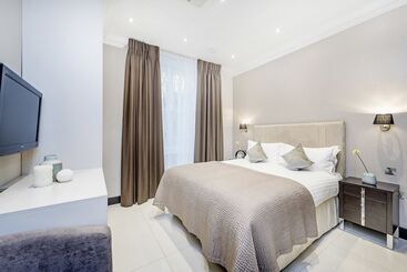 130 Queen S Gate Apartments