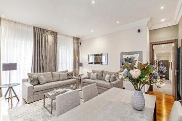 130 Queen S Gate Apartments