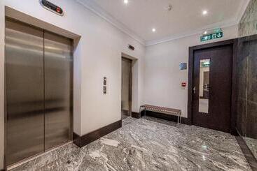 130 Queen S Gate Apartments