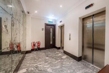 130 Queen S Gate Apartments