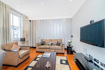 130 Queen S Gate Apartments