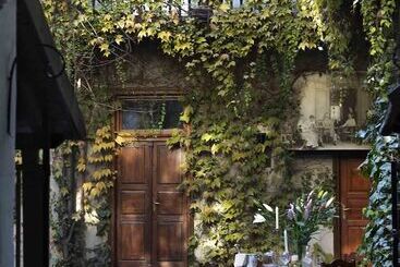 Antique Apartments Old Town