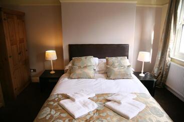 تختخواب و صبحانه Gillygate Guest House