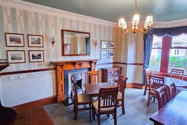 تختخواب و صبحانه Mystayinn Melrose Villa