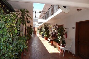 هتل Cabo Cush