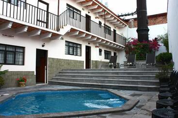 هتل Casa Blanca Tequisquiapan