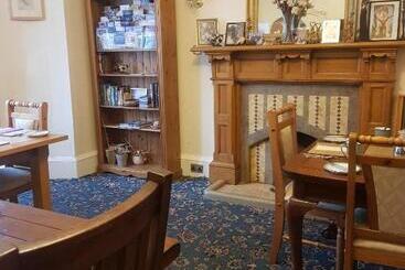 هتل Cedar Villa Guest House