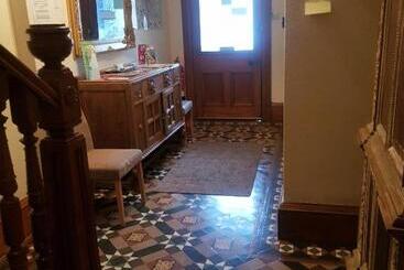 هتل Cedar Villa Guest House