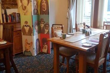 هتل Cedar Villa Guest House