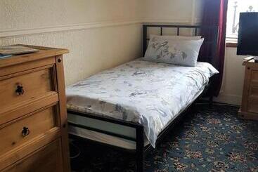 هتل Cedar Villa Guest House