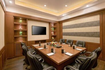 هتل Country Inn & Suites By Radisson, Goa Candolim