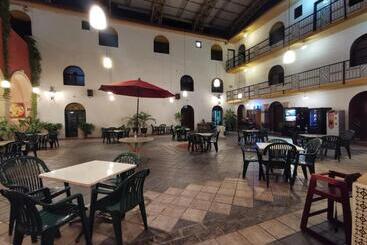 هتل Doralba Inn