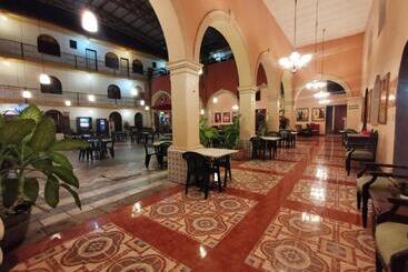 هتل Doralba Inn
