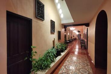 هتل Doralba Inn