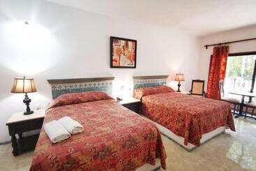 هتل Doralba Inn