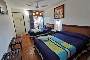هتل Doralba Inn