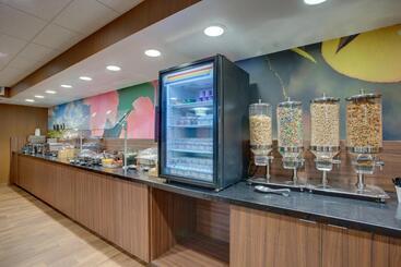 هتل Fairfield Inn By Marriott Burlington Williston