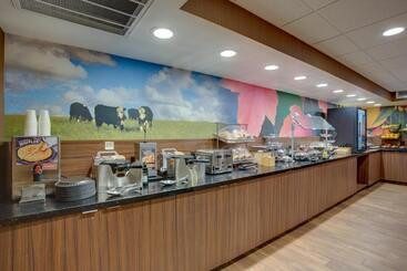 هتل Fairfield Inn By Marriott Burlington Williston