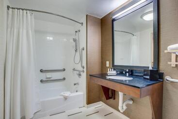 هتل Fairfield Inn By Marriott Burlington Williston