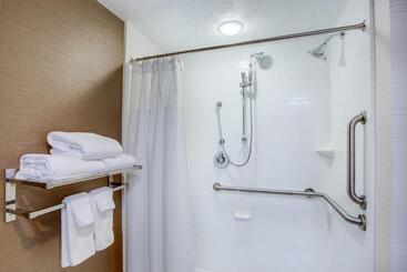 هتل Fairfield Inn By Marriott Burlington Williston
